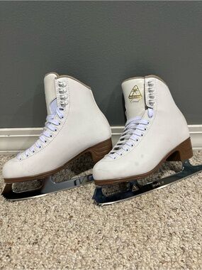 JACKSON White Figure Ice Skates with Brown Soles